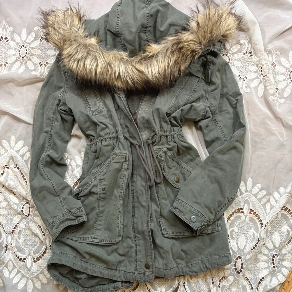 Y2K Bella Swan American Eagle Olive Green Faux Fur Trim Hooded Utility Jacket